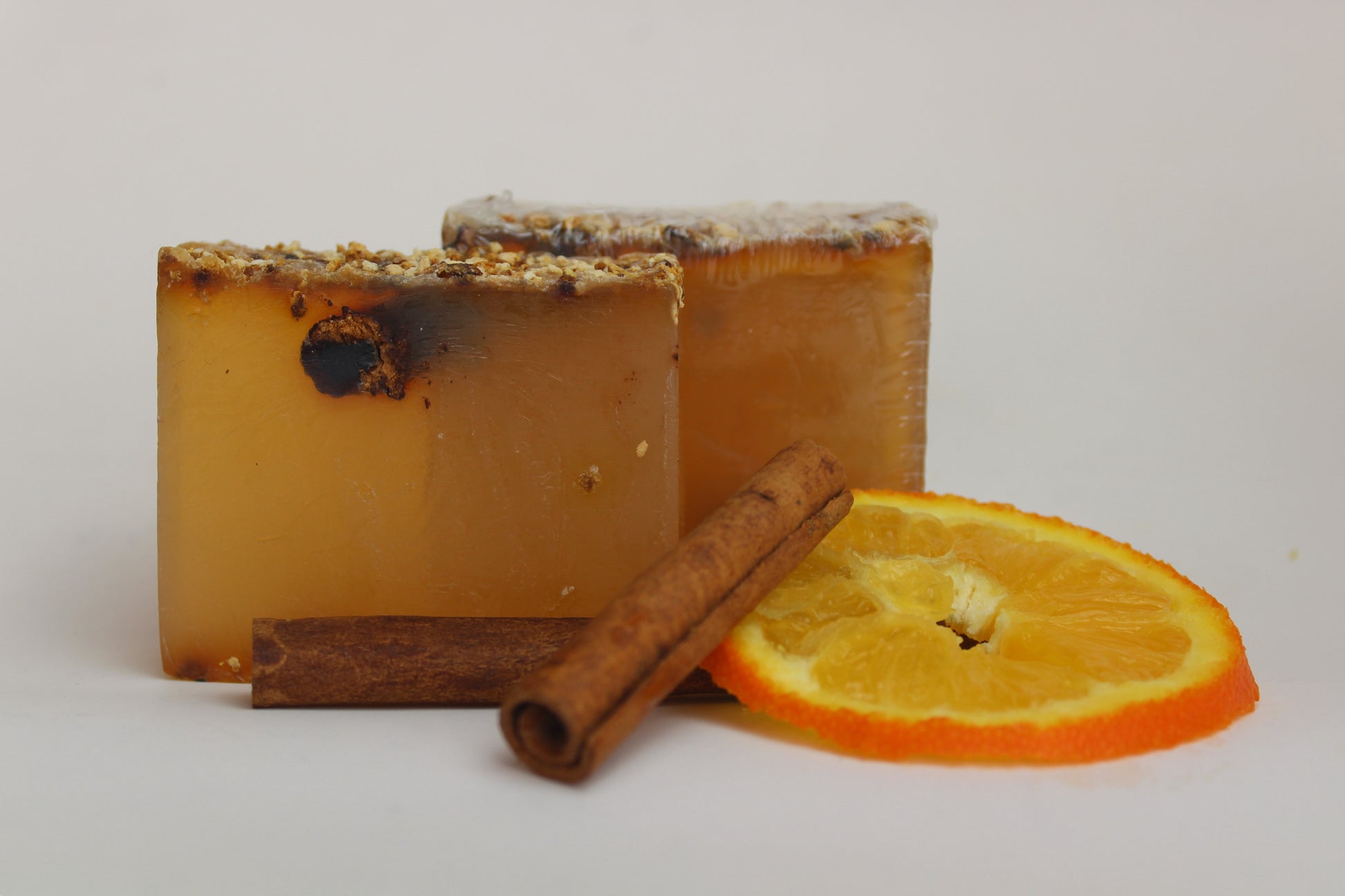 Savon naturel à la glycérine cannelle et écorce d'orange 100 g